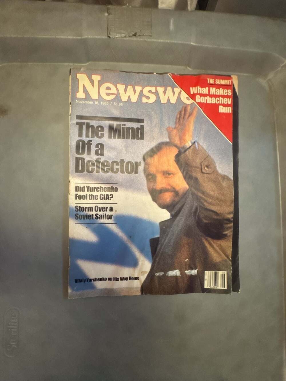 Newsweek Magazine November 18, 1985 - The Mind Of A Defector: Vitaly Yurchenko